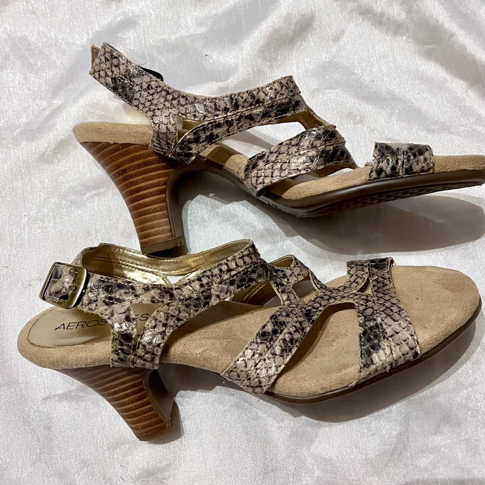 NWOB AEROSOLES Snake Skin Strappy Sandals Padded Wrapped Heel